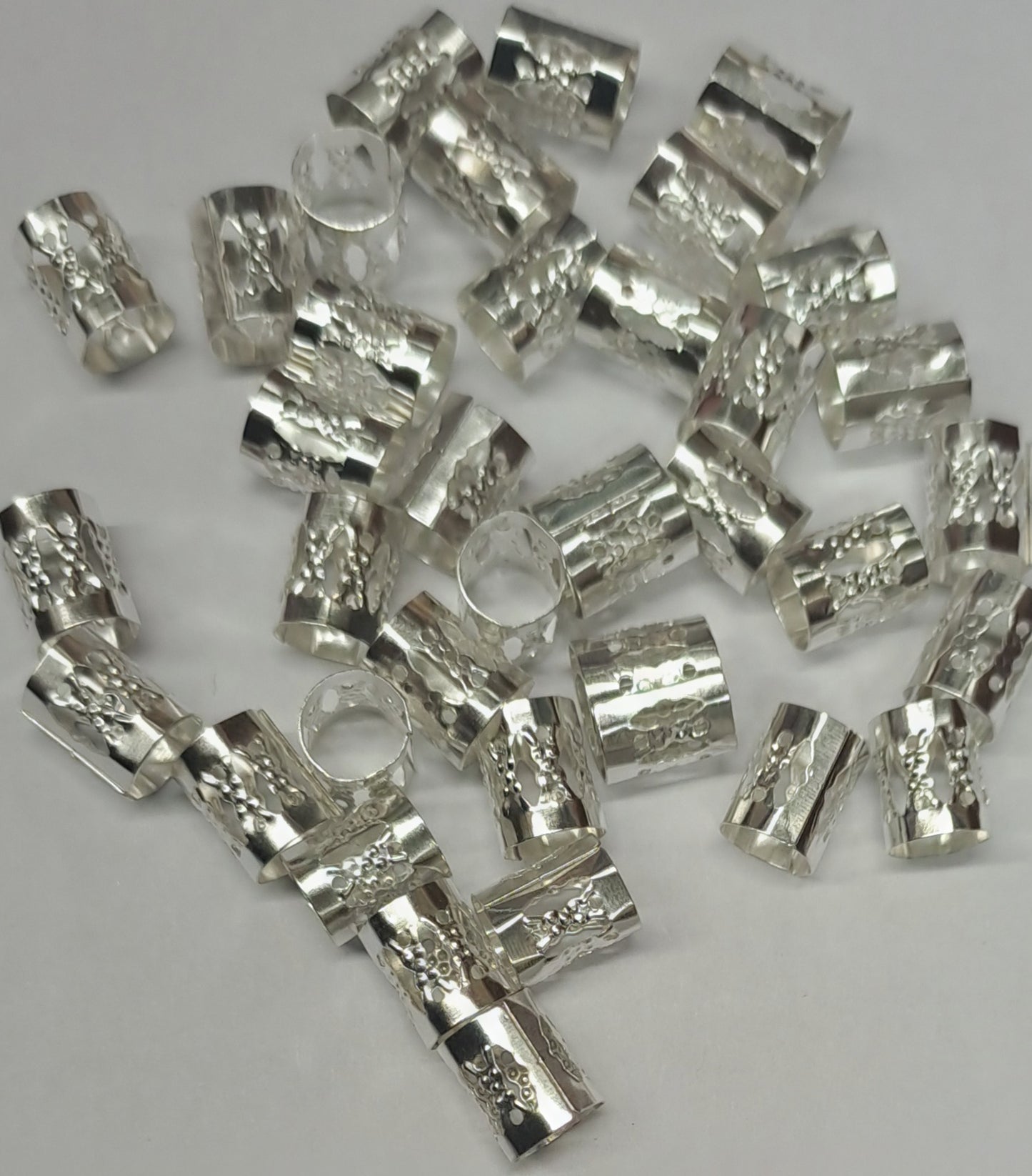 Anelli corti per Capelli regolabili. 30 pz. colore argento