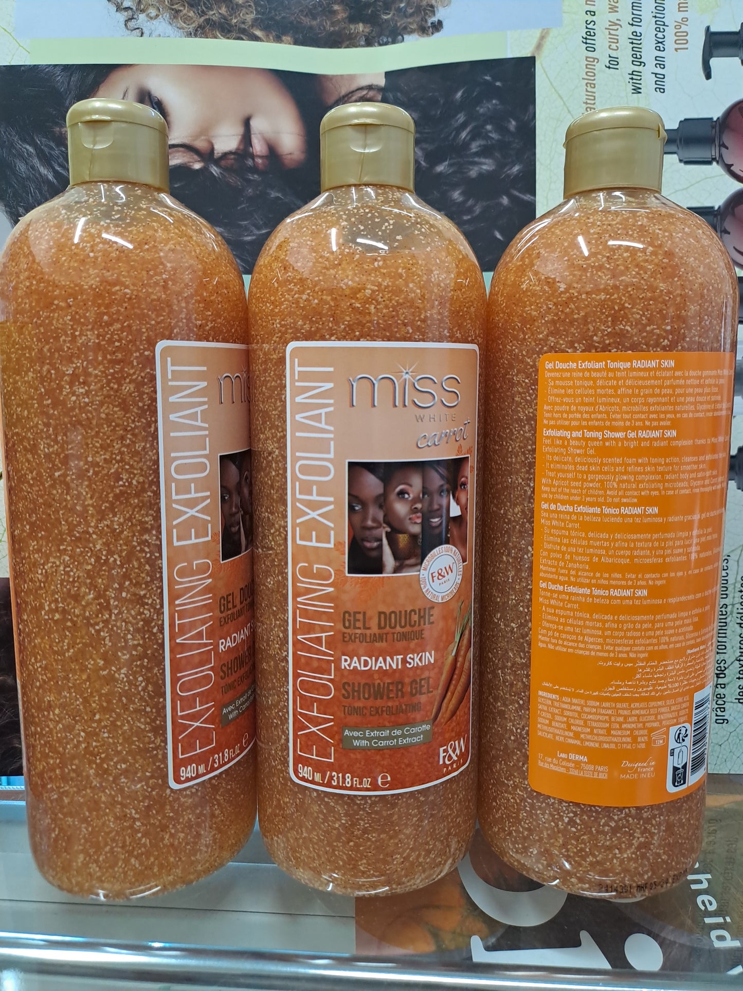 Fair & White Miss White Carrot Exfoliating Radiante Shower Gel 940 ml