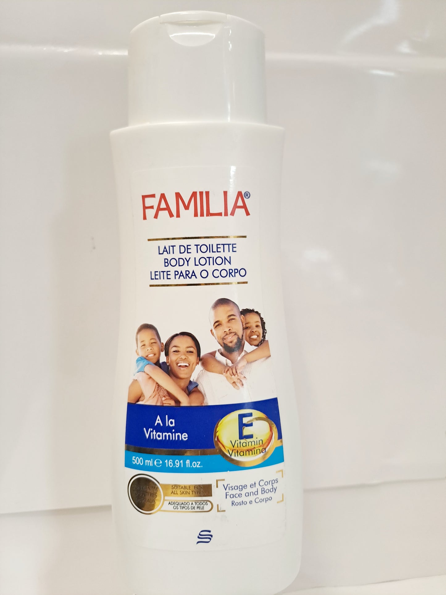 FAMILIA Body Lotion with Vitamin E 500 ml 16.91 FL.OZ