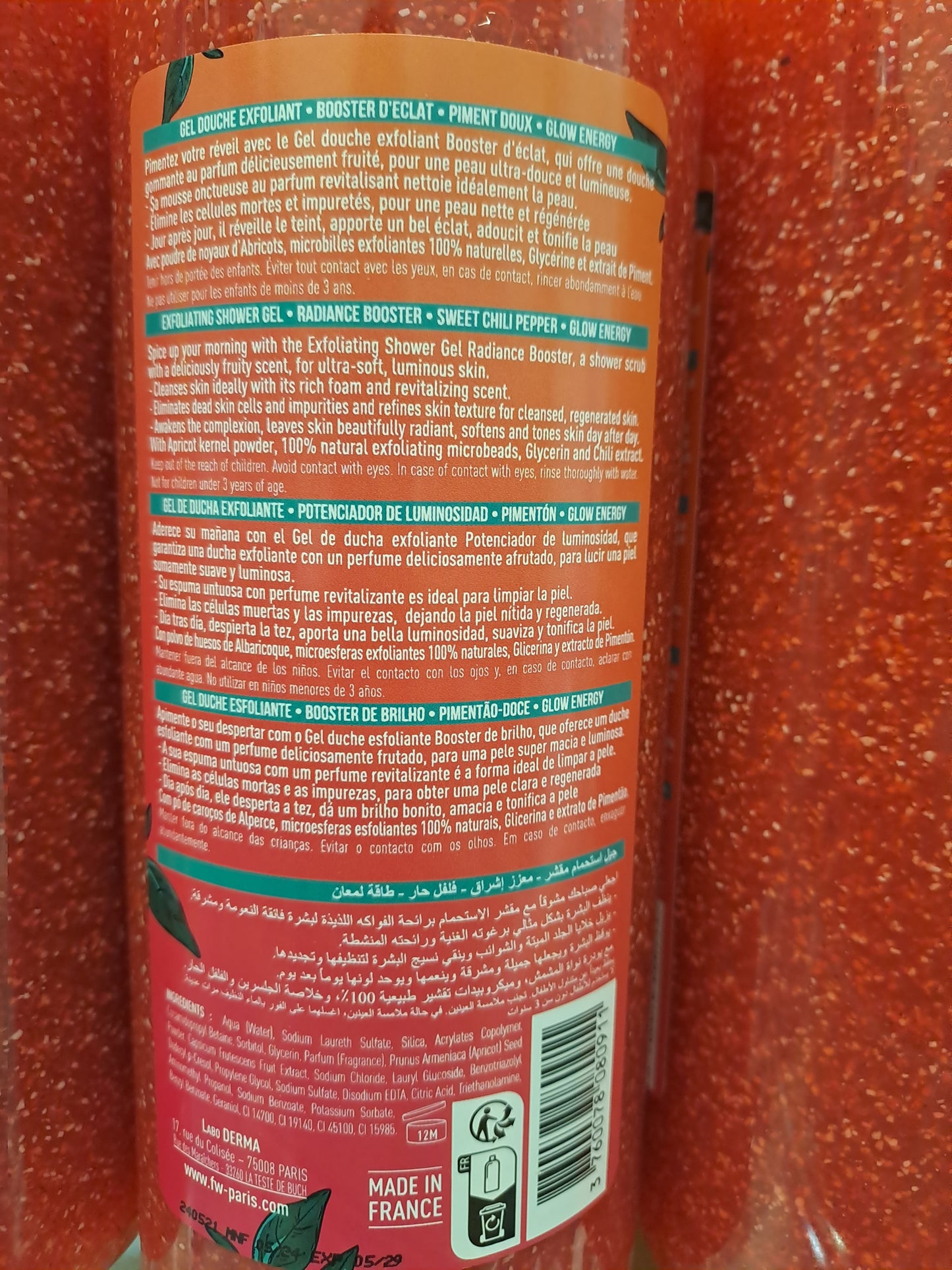 Fair & White MILD PEPPER Exfoliating Shower ScrubGel 940 ml / 31.8 fl.oz